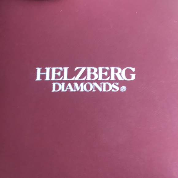 Sterling silver infinity; still in box never removed never wear jewelry anymore - Picture 4 of 5